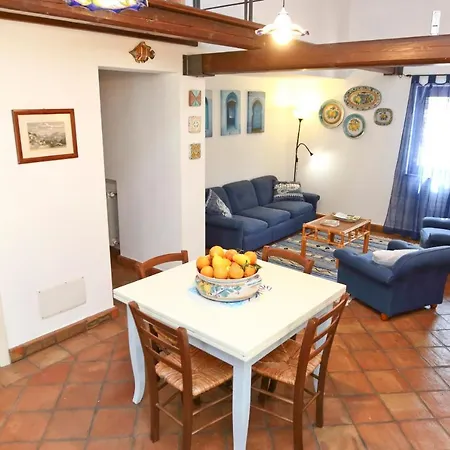 Casa Rosamarina *
